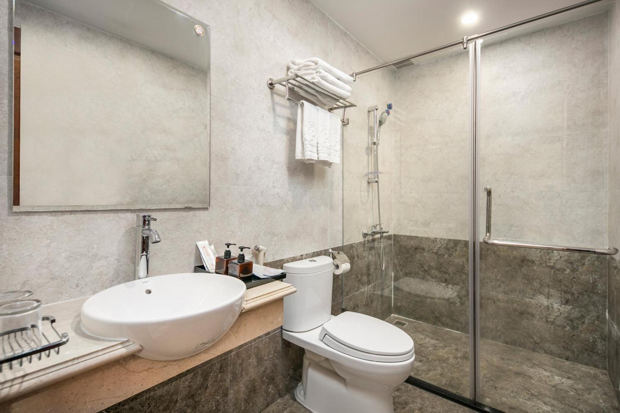 Hotel Prague Da Nang